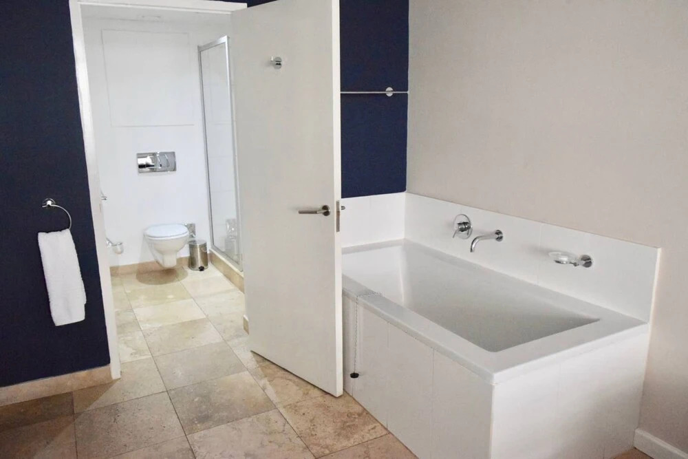 Bijoux Apartment With Rooftop Pool in Cape Town City Centre