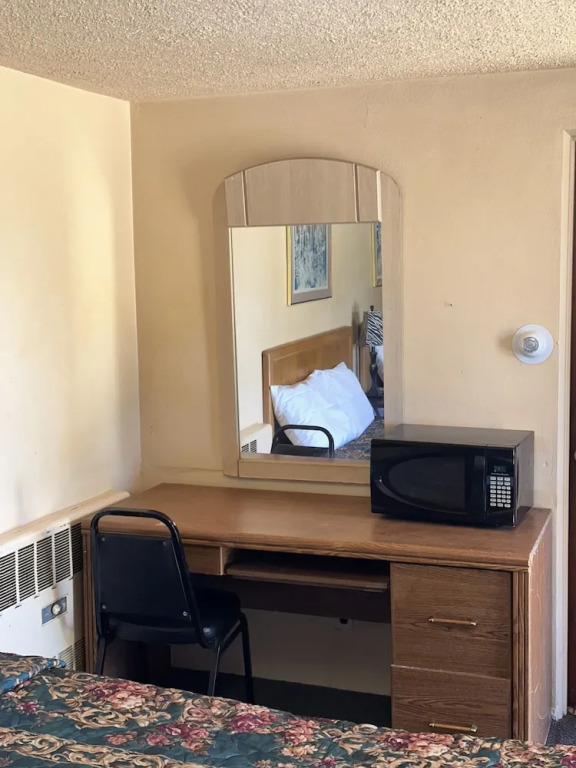 Crestview Motel Inc
