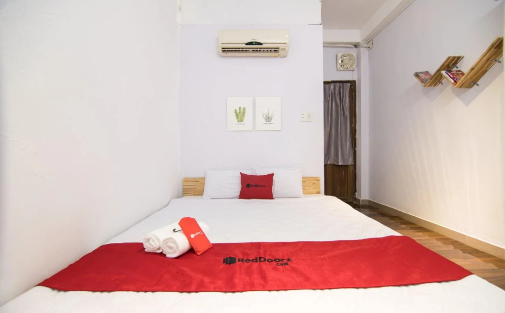 RedDoorz Near Bui Vien Walking Street 2