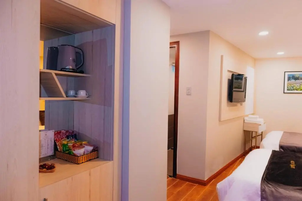 Silent Night Dem Lanh Hotel