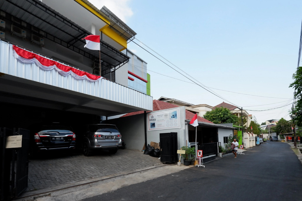 RedDoorz near Plaza Simpang Lima