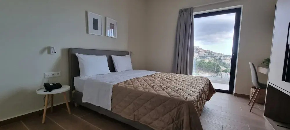Trinasus Hotel