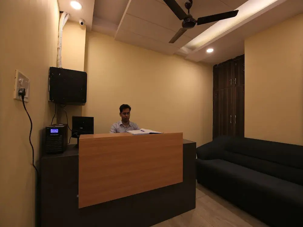 OYO Flagship 30350 New Residency Sector 17 Rohini