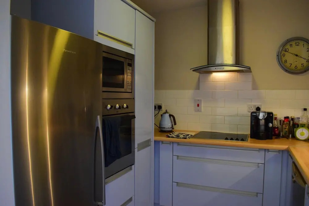 2 Bedroom Flat Beside Phoenix Park