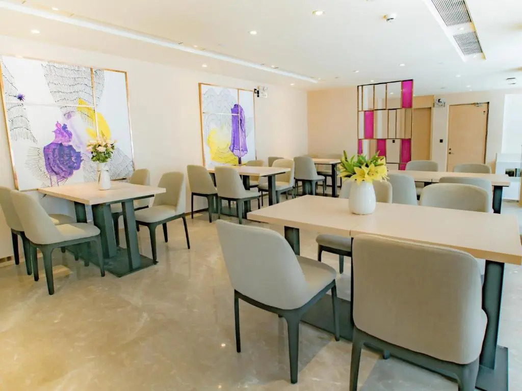 Lavande Hotels· Qinglv Zhong Road Opera