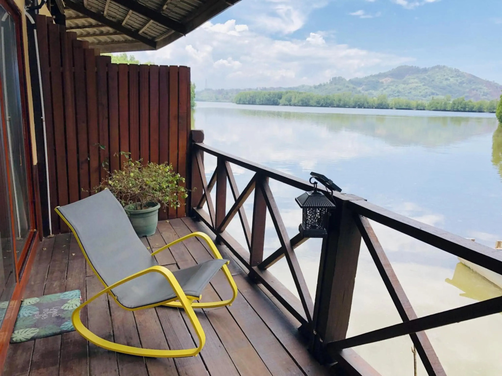 Gayang Friendly Water House Homestay