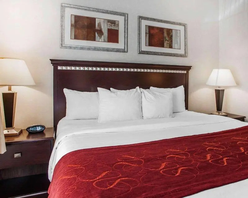 Comfort Suites