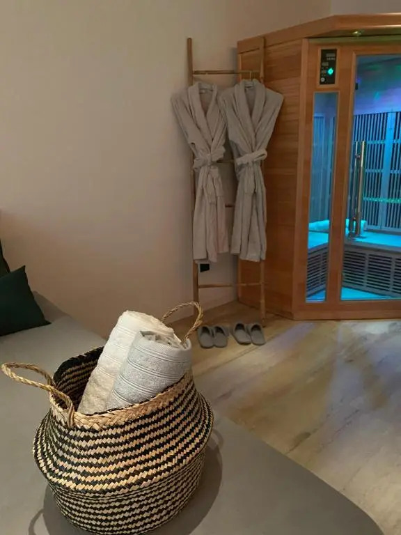 Sweet Love Exotique by Locations_Lepuyenvelay (Adults Only)