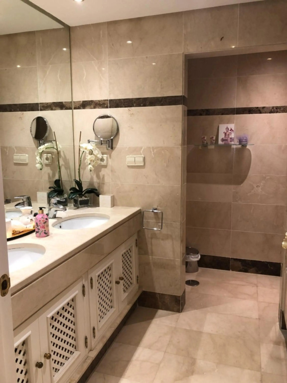 Beachside Luxury 2 bedroom apartment, Puerto Banus