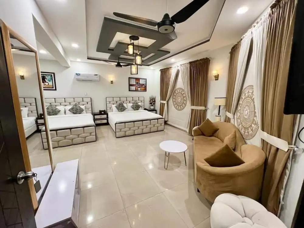 Capital Lodges