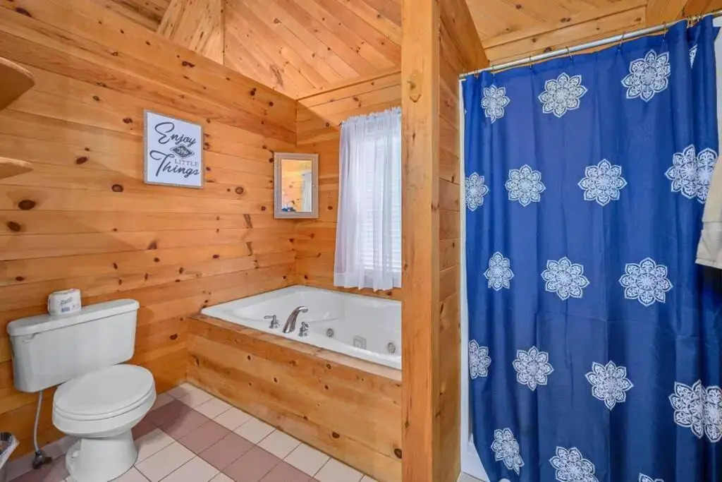 Beautiful View Log Cabin Fireplace Hot Tub Arcade Pool Fishing