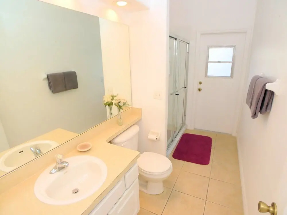 5 BED Pool Home ON Gated Community