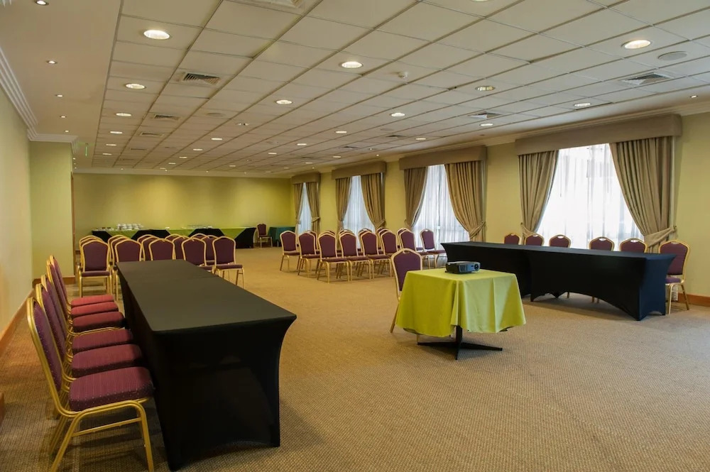 Hotel Diego de Almagro Lomas Verdes