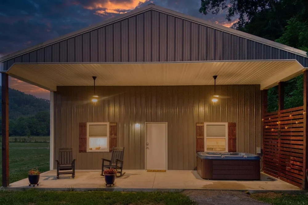 The Boho Barn 1 Bedroom Farmhouse by RedAwning