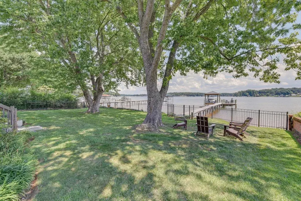Pet-friendly Lake Norman Home With Boat Dock!