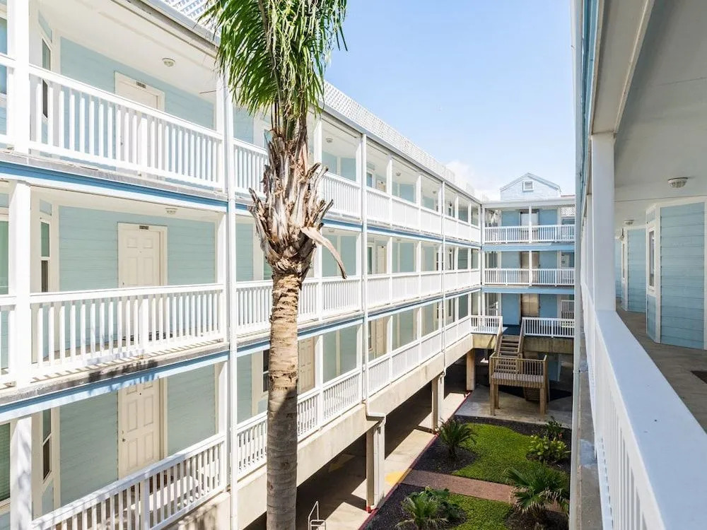 10811 Termini San Luis Pass Condo - 2 Br condo by RedAwning