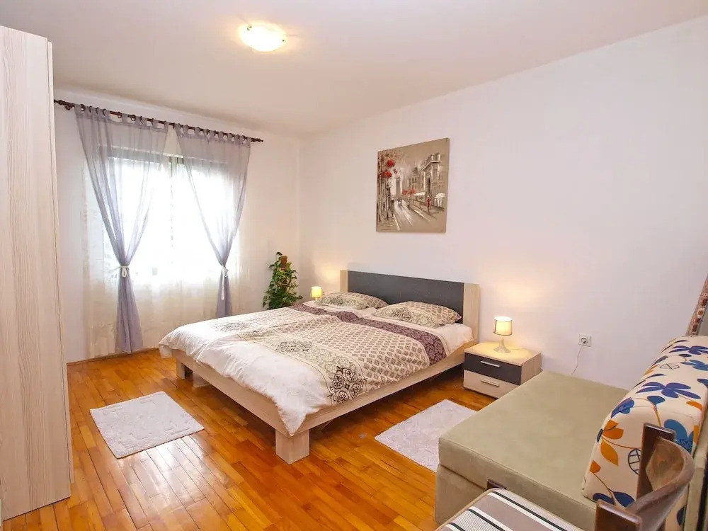 Apartment 946