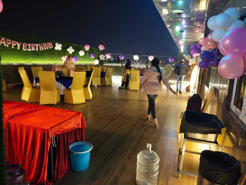 Airport Hotel Mahal