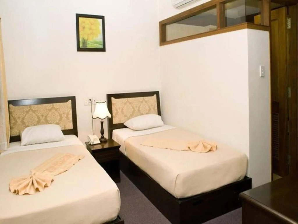 Đông Kinh Hotel