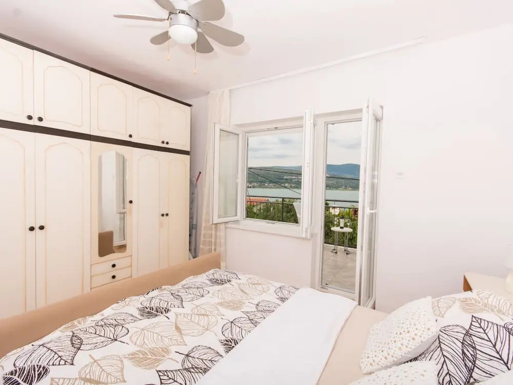 Quaint Holiday Home in Mastrinka With Balcony