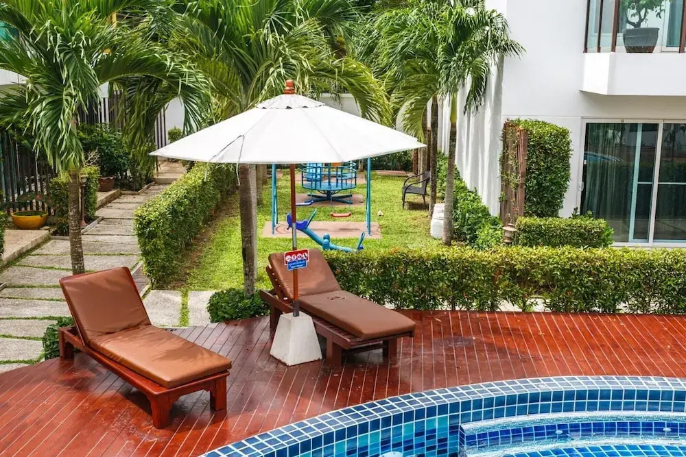 Ap33 - Kamala Holiday Home With Pool gym and Kids Playground, Kamala