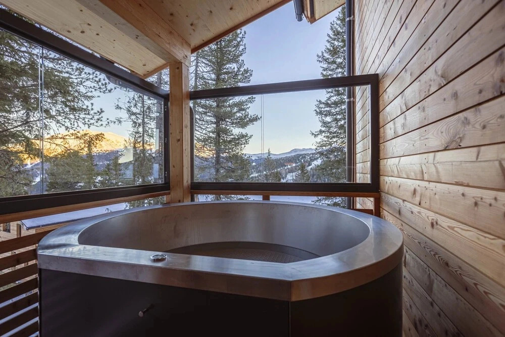 Superior Chalet With Sauna & Hot Tub