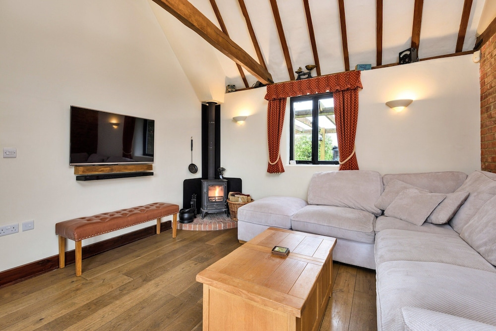 Holiday Home in Kent Near Scenic Parks