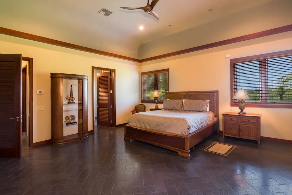 Blue Lagoon 7 Bedrooms 5 Bathrooms Home
