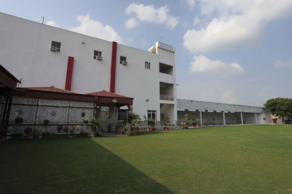 Oyo 17291 Shree Ram Palace