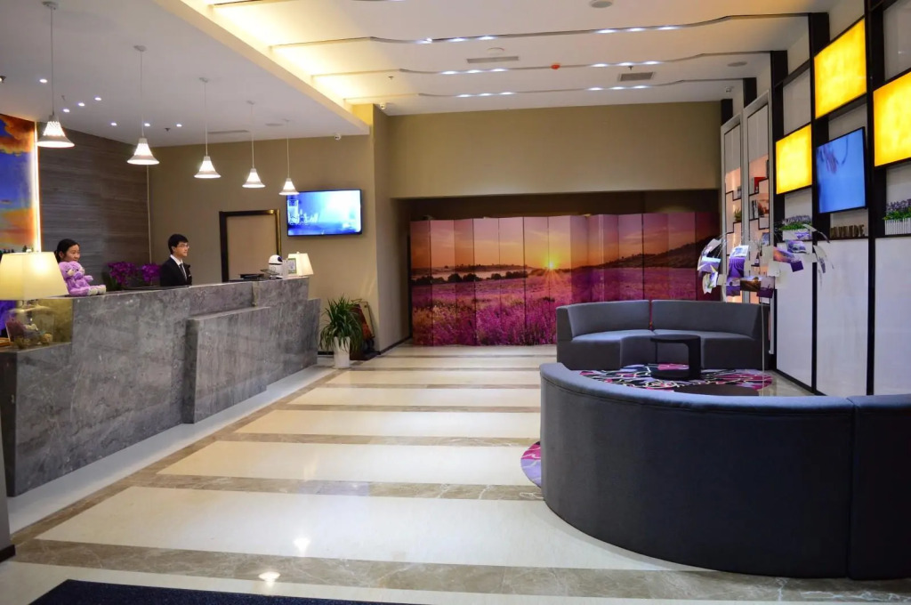Lavande Hotel Tianjin Friendship Road Rome Garden