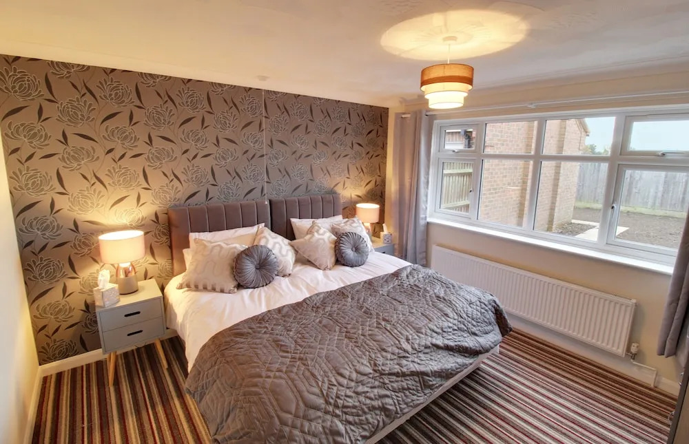 Cedar Drive, Holbeach - 1 to 4 - Self Catering