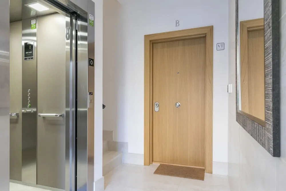 Riverside by Forever Rentals. Deluxe 2 Bedroom Apartment With Views of R?a. Wifi