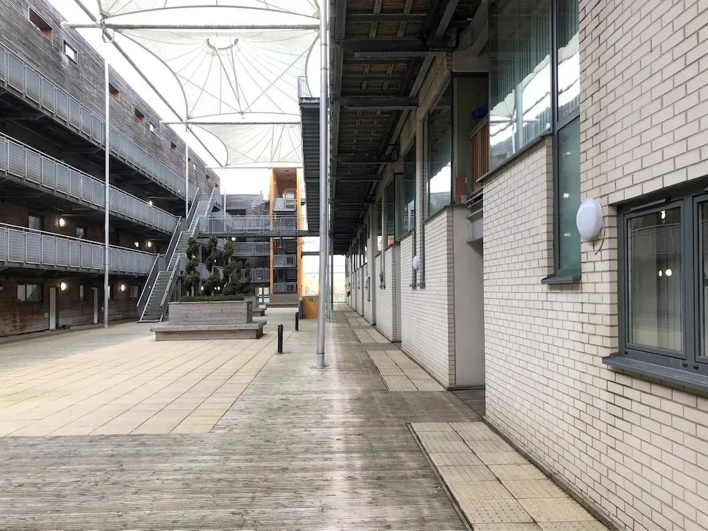 Superb Duplex Prime Location City Centre And Parking
