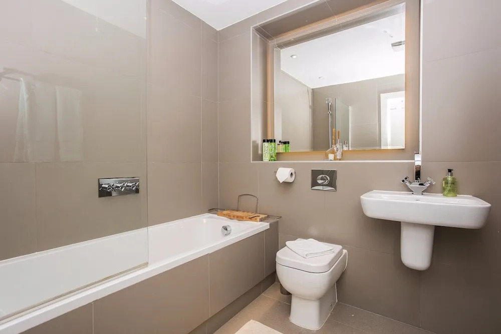 1 Bed Flat, 2 Minutes from Station
