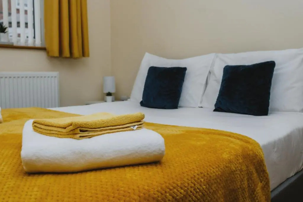 Home from Home 1 king size bed Apartment Near Hospital & Tennis