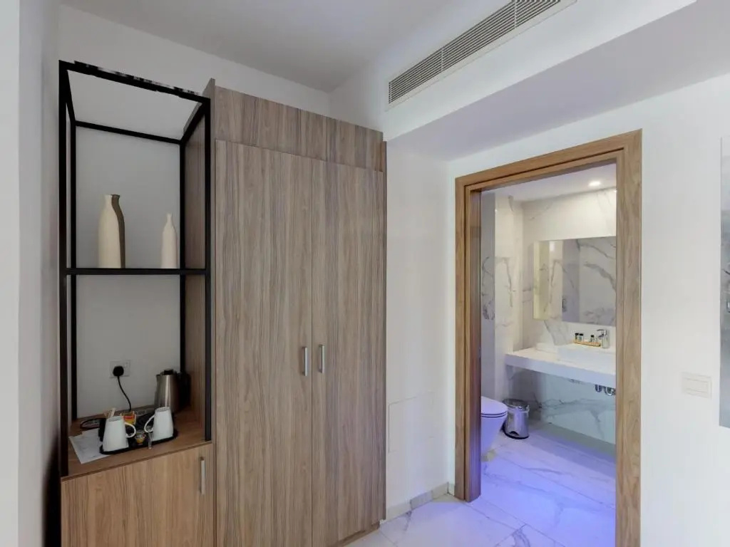 The Blue Ivy Hotel & Suites