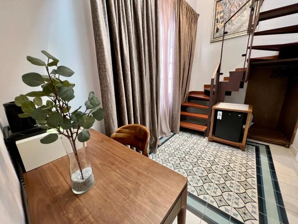Anahita Boutique Hotel