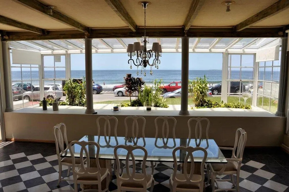 Alevines Playa el Emir Hostel & Suites