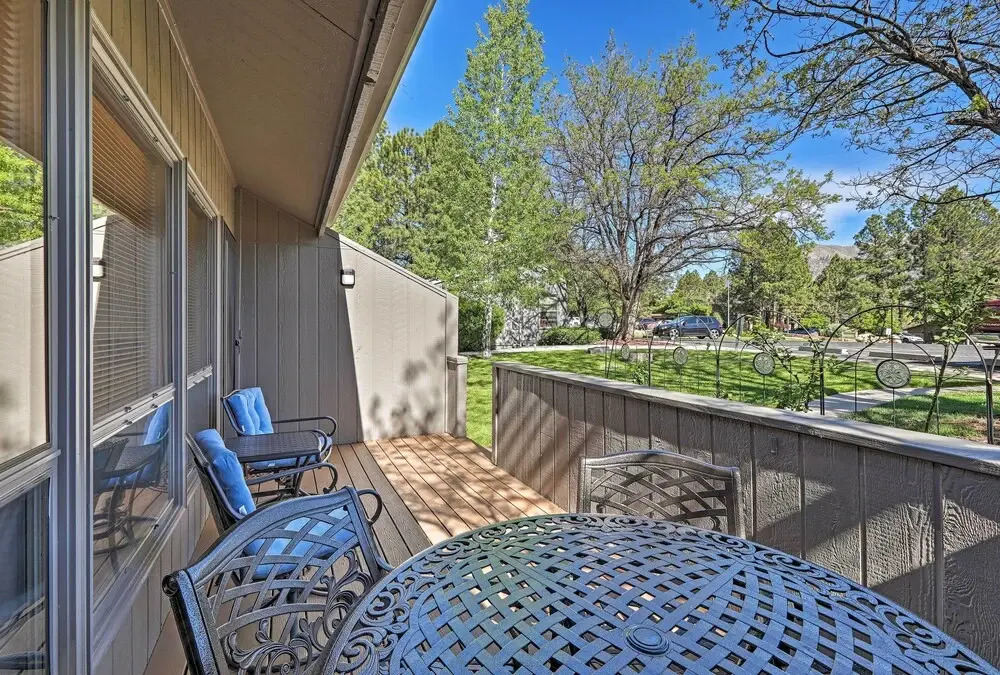 Flagstaff Townhome w/ Deck: Easy Access Downtown!