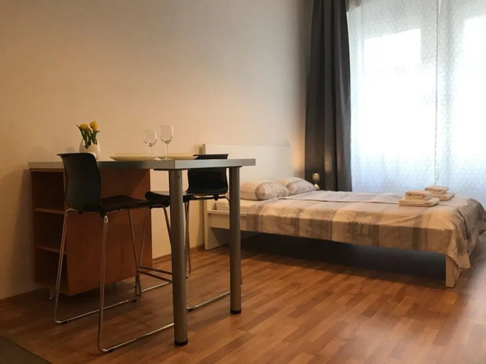 Slavojova ApartMeet