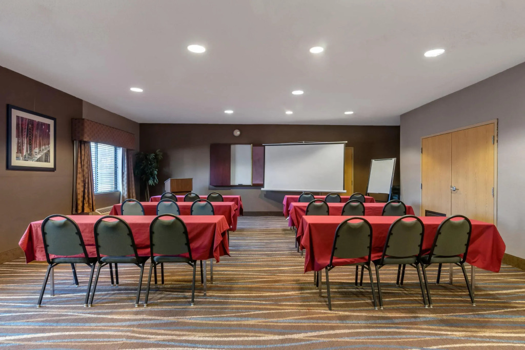 Comfort Inn & Suites Lees Summit - Kansas City