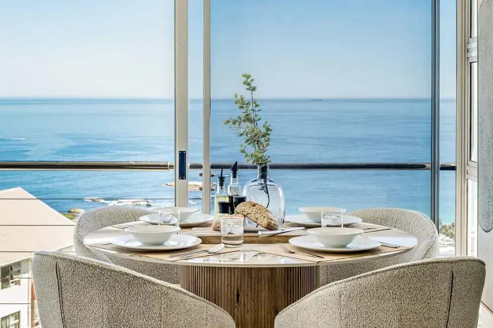 Ocean View 2 bed Apt in Camps Bay Skyline Heights