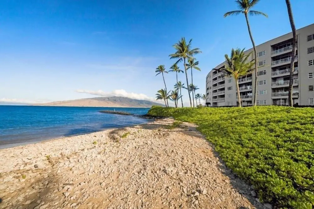Menehune Shores, #623 2 Bedroom Condo by RedAwning