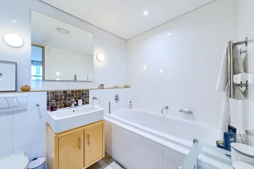 #1003 Cartwright - Stylish & Central