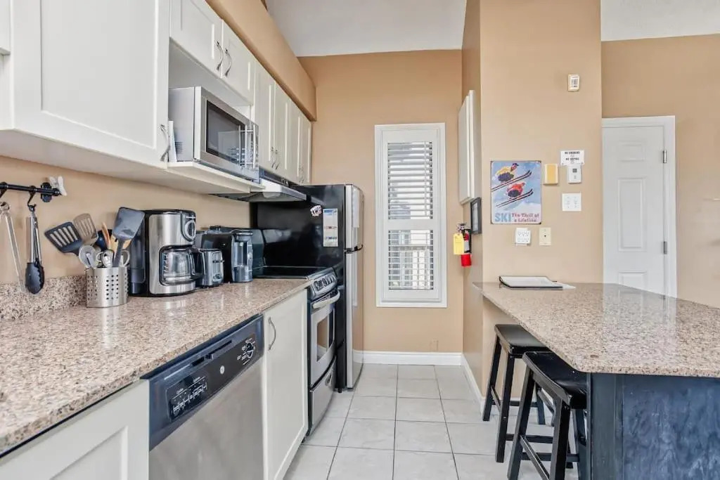Mountainside 2 bed 2 bath with laundry 79249
