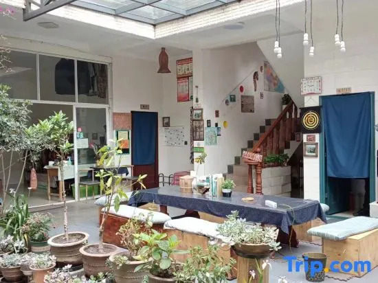 Beret B & B
