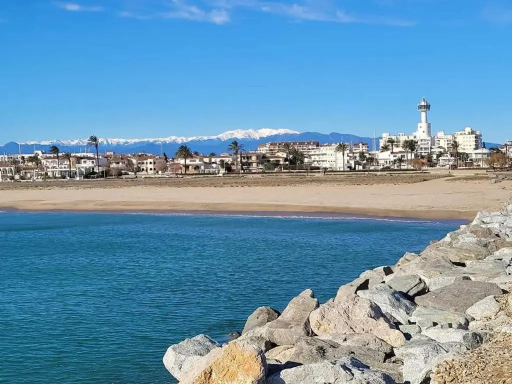 Appartement 4 à 6 pers première ligne de la mer Empuriabrava