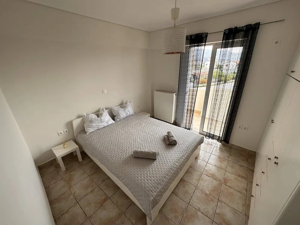 VerGian Brand New Apt at Agioi Theodoroi