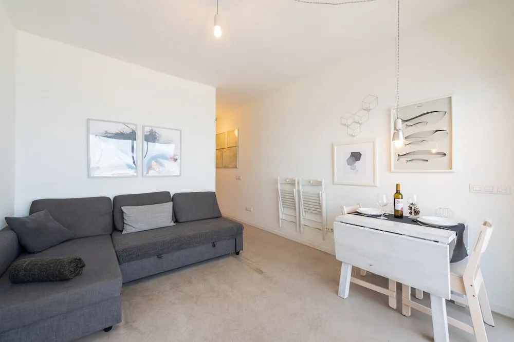 Front line, great sunsets, with sea views