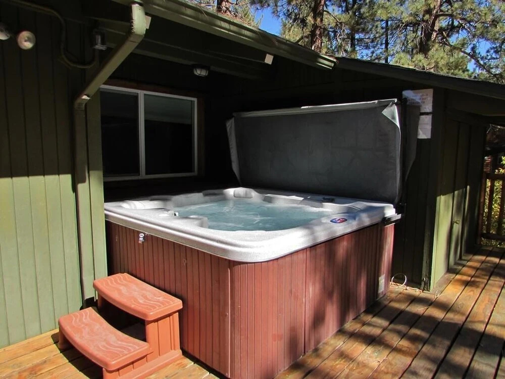 006 - 12 Bear Lodge